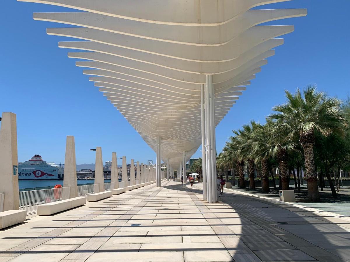 Malaga Beach And Historic Centre Malagueta Exterior photo